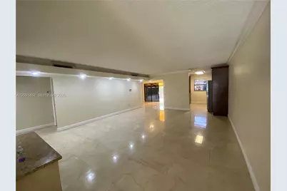 16100 Kilmarnock Dr, Miami Lakes, FL 33014 - Photo 5