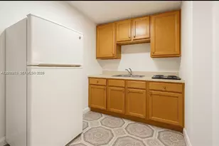 2731 NW 100th St, Miami, FL 33147 - Photo 9