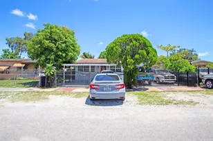 2731 NW 100th St, Miami, FL 33147 - Photo 15
