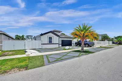27563 SW 133rd Ave, Homestead, FL 33032 - Photo 5