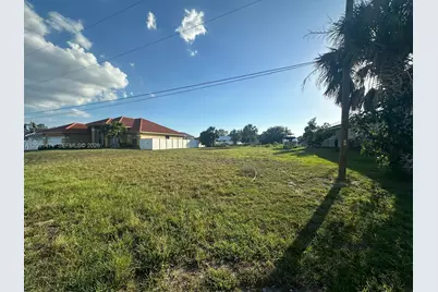 930 SW 8th Pl, Cape Coral, FL 33991 - Photo 1
