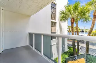 20515 E Country Club Dr, Aventura, FL 33180 - Photo 37