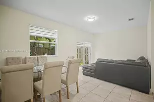 1020 SE 26th Ter, Homestead, FL 33035 - Photo 9