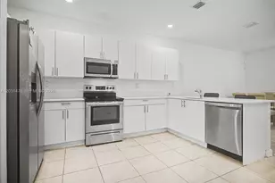 1020 SE 26th Ter, Homestead, FL 33035 - Photo 5
