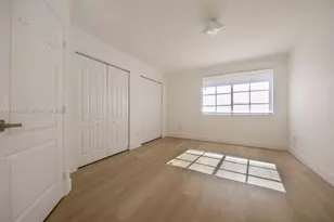 8260 NW 10th St, Miami, FL 33126 - Photo 9