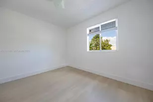 8260 NW 10th St, Miami, FL 33126 - Photo 13