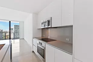 68 SE 6th St, Miami, FL 33131 - Photo 11