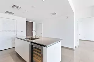 68 SE 6th St, Miami, FL 33131 - Photo 5