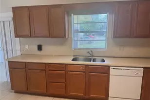 1701 Sunrise Blvd, Fort Pierce, FL 34950 - Photo 9