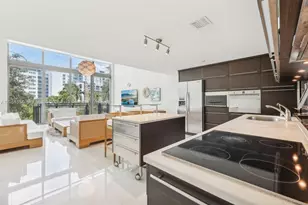 6000 Collins Ave, Miami Beach, FL 33140 - Photo 7