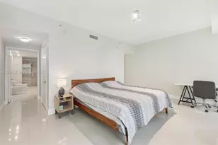 6000 Collins Ave, Miami Beach, FL 33140 - Photo 21
