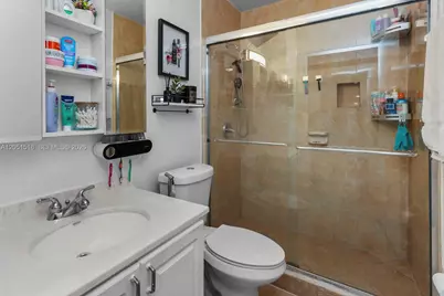 2884 W 75th St, Hialeah, FL 33018 - Photo 9