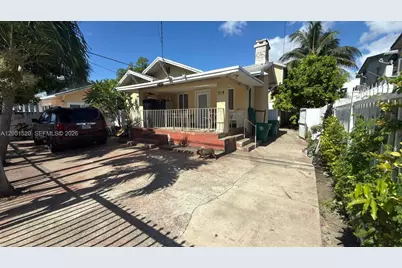 218 SW 10th Ave, Miami, FL 33130 - Photo 1