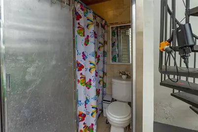 6320 E 4th Ave, Hialeah, FL 33013 - Photo 33