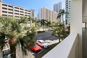 220 Kings Point Dr, Sunny Isles Beach, FL 33160 - Photo 11