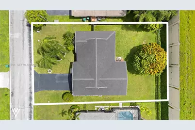 5741 W Waterford Dr, Davie, FL 33331 - Photo 3