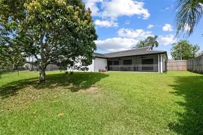 5741 W Waterford Dr, Davie, FL 33331 - Photo 27