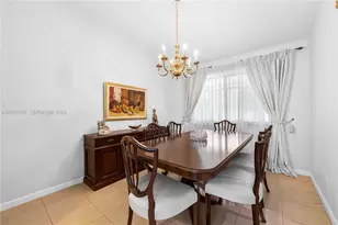 5741 W Waterford Dr, Davie, FL 33331 - Photo 7