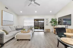 1581 NW 98th Way, Pembroke Pines, FL 33024 - Photo 11
