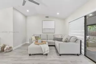 1581 NW 98th Way, Pembroke Pines, FL 33024 - Photo 13