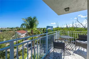 16590 NE 26th Ave, North Miami Beach, FL 33160 - Photo 17