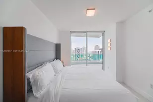 41 SE 5th St, Miami, FL 33131 - Photo 19