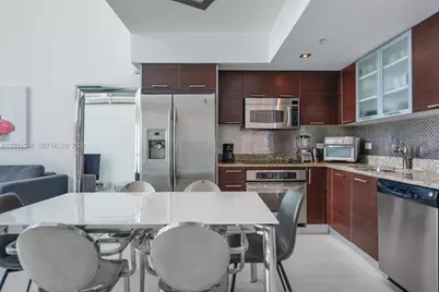 41 SE 5th St #2009, Miami, FL 33131 - Photo 3