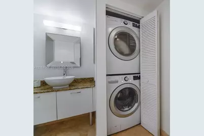 41 SE 5th St #2009, Miami, FL 33131 - Photo 9