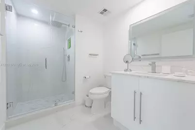 335 S Biscayne Blvd #1600, Miami, FL 33131 - Photo 9