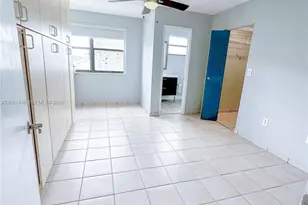 10000 NW 9th St Cir, Miami, FL 33172 - Photo 27