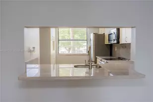 10000 NW 9th St Cir, Miami, FL 33172 - Photo 35