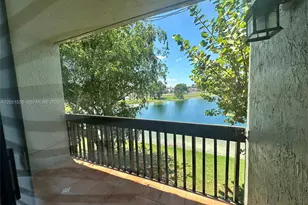10000 NW 9th St Cir, Miami, FL 33172 - Photo 13