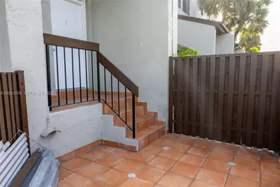 10000 NW 9th St Cir #21, Miami, FL 33172 - Photo 5