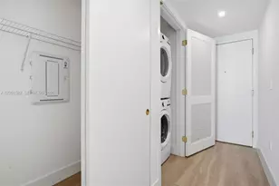 90 NE 32nd St, Miami, FL 33137 - Photo 9