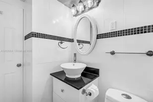 220 Kings Point Dr, Sunny Isles Beach, FL 33160 - Photo 21