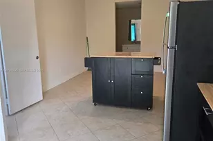 818 E Palm Run Dr, North Lauderdale, FL 33068 - Photo 3
