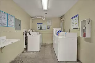 1755 W 60th St, Hialeah, FL 33012 - Photo 21