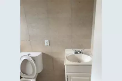 308 NW 9th St, Hallandale Beach, FL 33009 - Photo 9