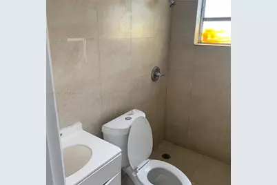 308 NW 9th St, Hallandale Beach, FL 33009 - Photo 21