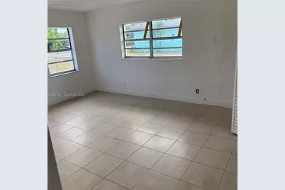 308 NW 9th St, Hallandale Beach, FL 33009 - Photo 13