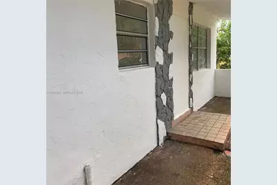 308 NW 9th St, Hallandale Beach, FL 33009 - Photo 3