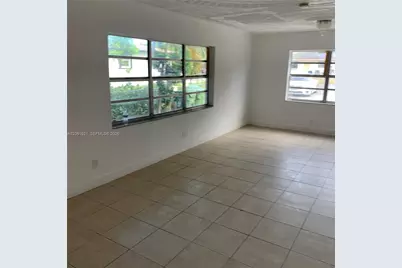 308 NW 9th St, Hallandale Beach, FL 33009 - Photo 15