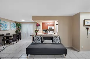 301 SW 86th Ave, Pembroke Pines, FL 33025 - Photo 3