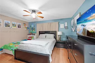 301 SW 86th Ave, Pembroke Pines, FL 33025 - Photo 11