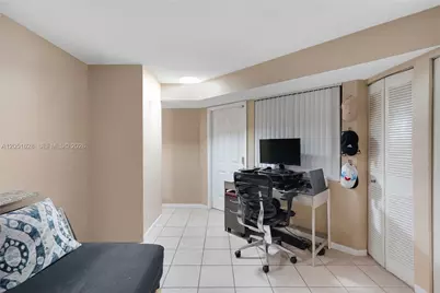 301 SW 86th Ave #101, Pembroke Pines, FL 33025 - Photo 7
