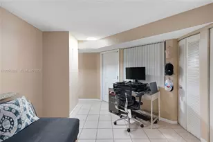 301 SW 86th Ave, Pembroke Pines, FL 33025 - Photo 7