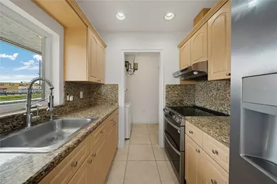 7515 NW South River Dr #7515, Medley, FL 33166 - Photo 13