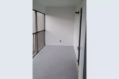 230 Lakeview Dr #310, Weston, FL 33326 - Photo 17
