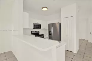 11416 NW 43rd Terrace, Doral, FL 33178 - Photo 9