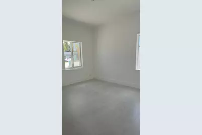 2480 NW 87th Ter, Miami, FL 33147 - Photo 5